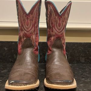 Selling used Ariat boots.   They are size 3.5 US